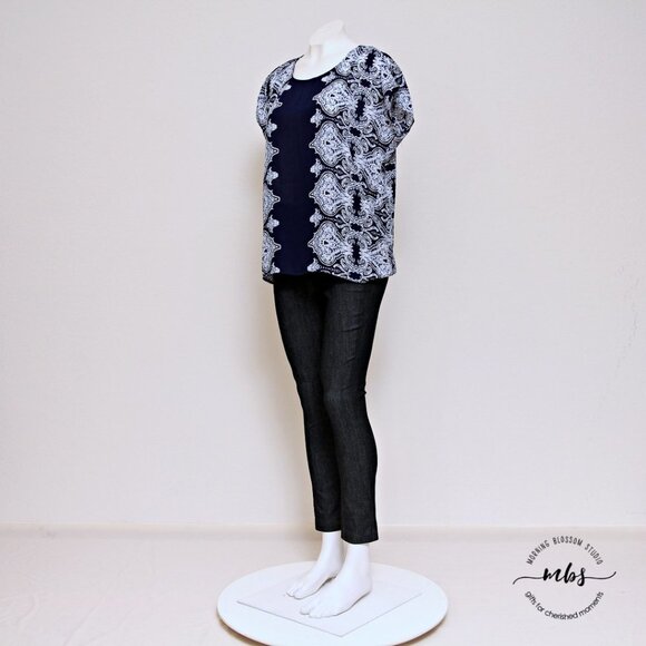 Ava Christine Blue Paisley Scoop Neck Short Sleeve Blouse - Picture 1 of 9